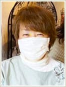 ワイヤークラフトの講師の写真です。講師: 狩谷梨栄子先生。日本ワイヤークラフト協会
